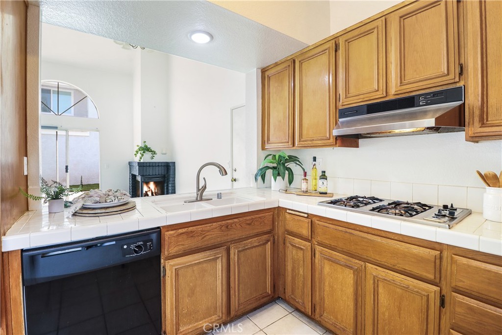 MLS #OC25272675 image #9