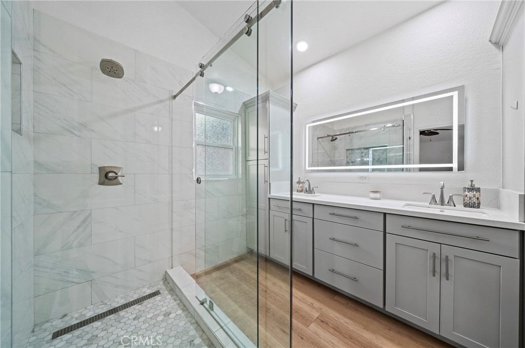 MLS #OC25272680 image #12