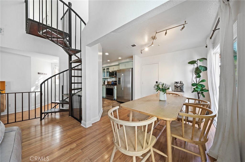 MLS #OC25272680 image #20