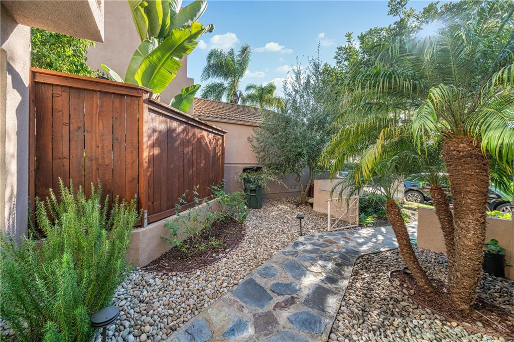 MLS #OC25272680 image #29