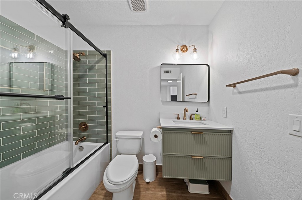 MLS #OC25272680 image #8