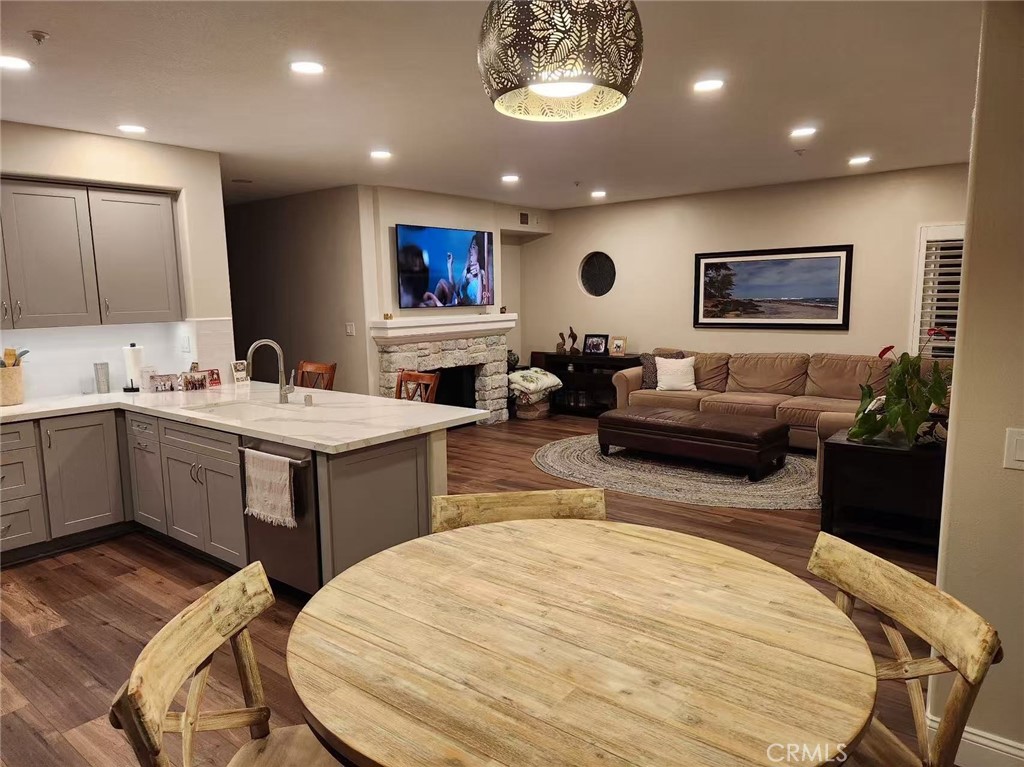 MLS #OC25272681 image #2