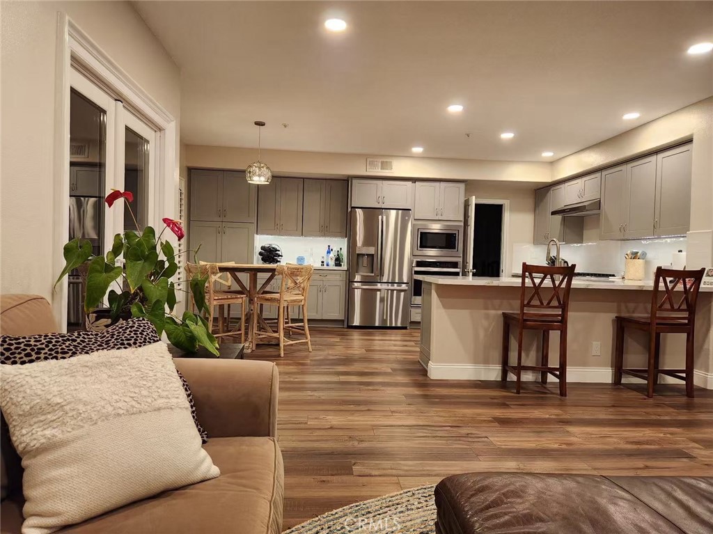 MLS #OC25272681 image #4