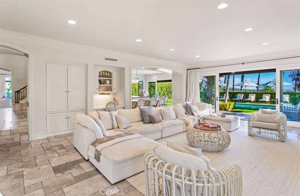 MLS #OC25272697 image #16