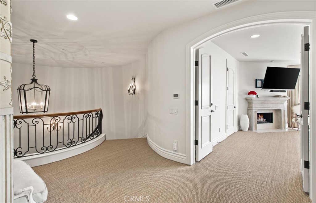 MLS #OC25272697 image #18