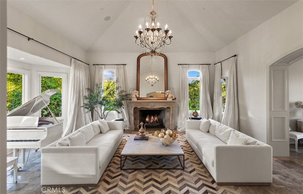 MLS #OC25272697 image #4