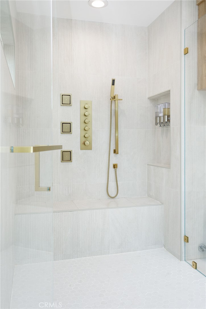 MLS #OC25272732 image #13