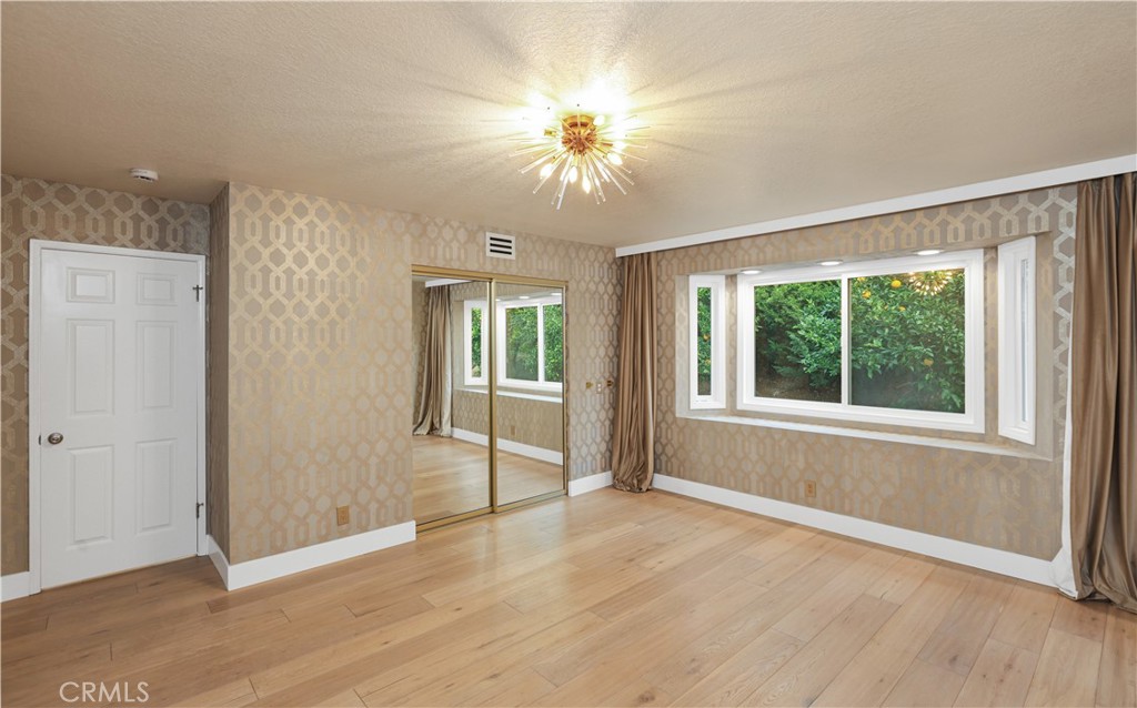 MLS #OC25272732 image #14