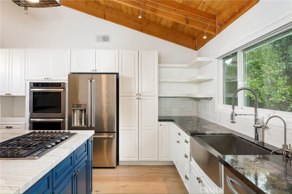 MLS #OC25272732 image #2