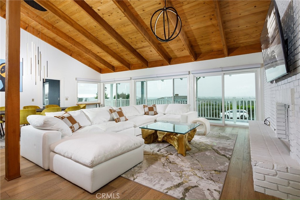 MLS #OC25272732 image #30