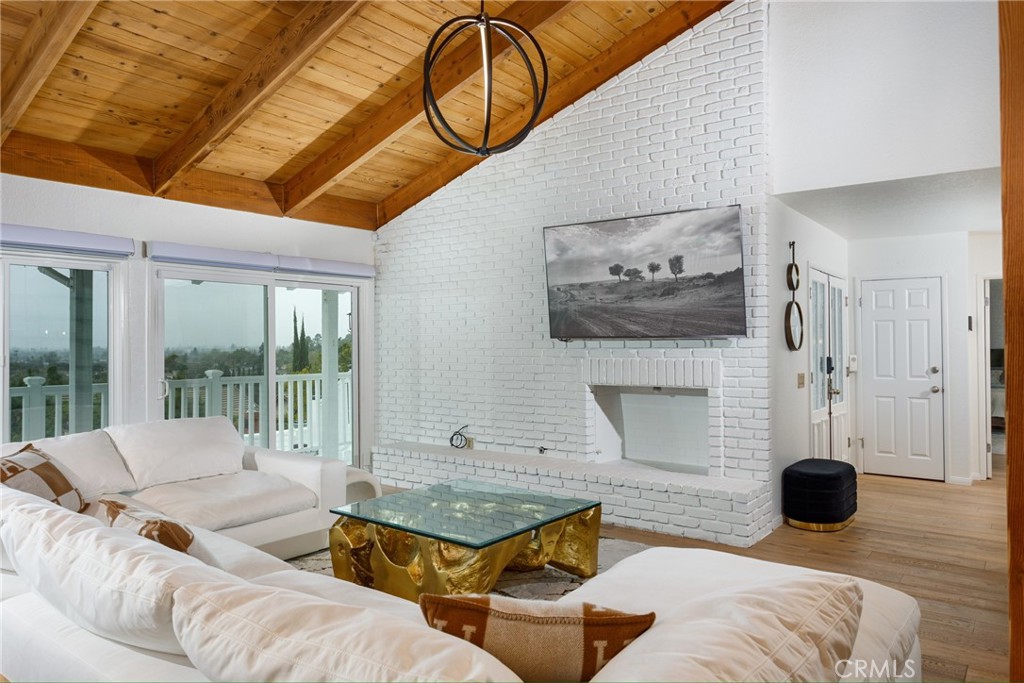 MLS #OC25272732 image #31