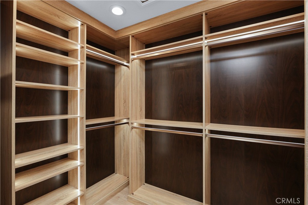 MLS #OC25272732 image #8