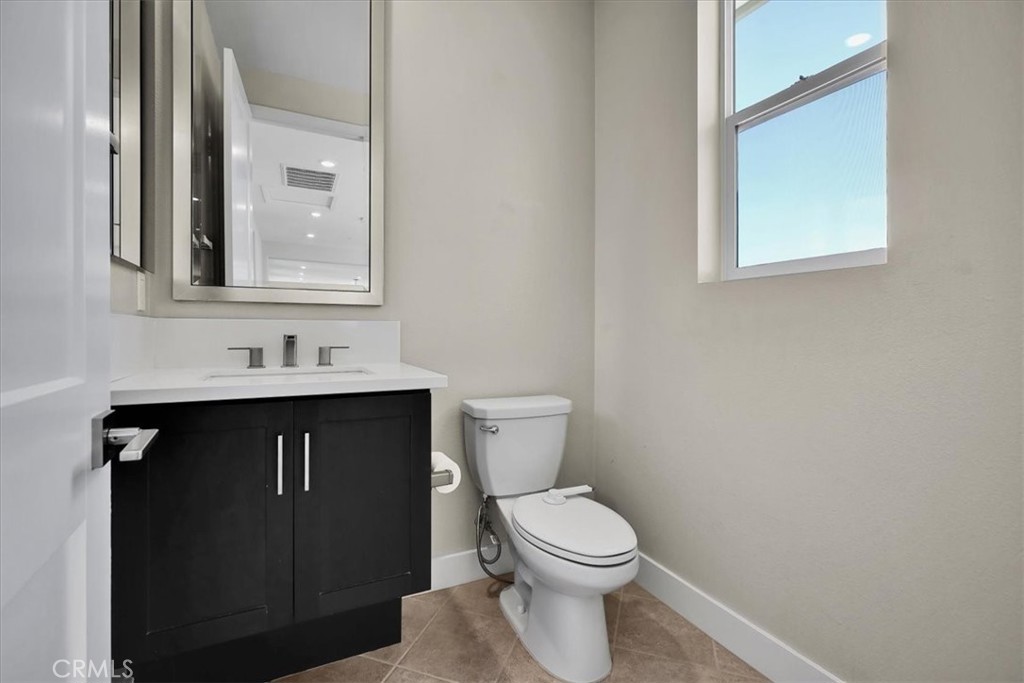 MLS #OC25272734 image #15