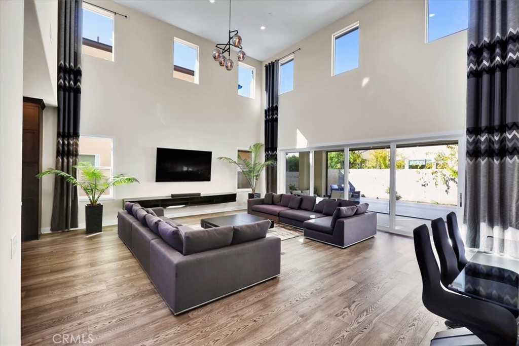 MLS #OC25272734 image #5