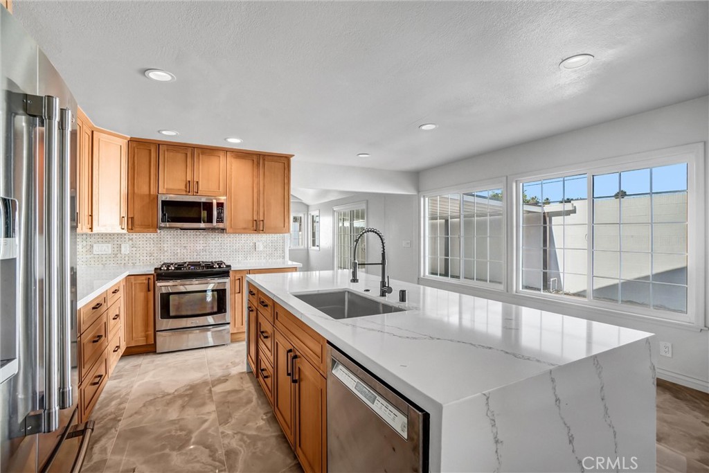 MLS #OC25272745 image #3