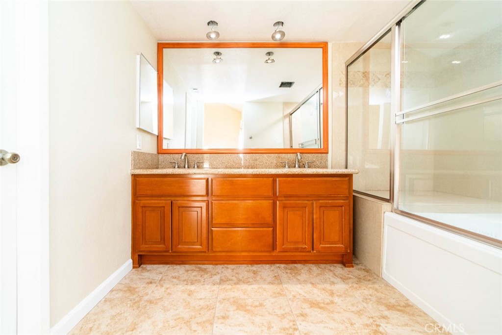 MLS #OC25272751 image #14