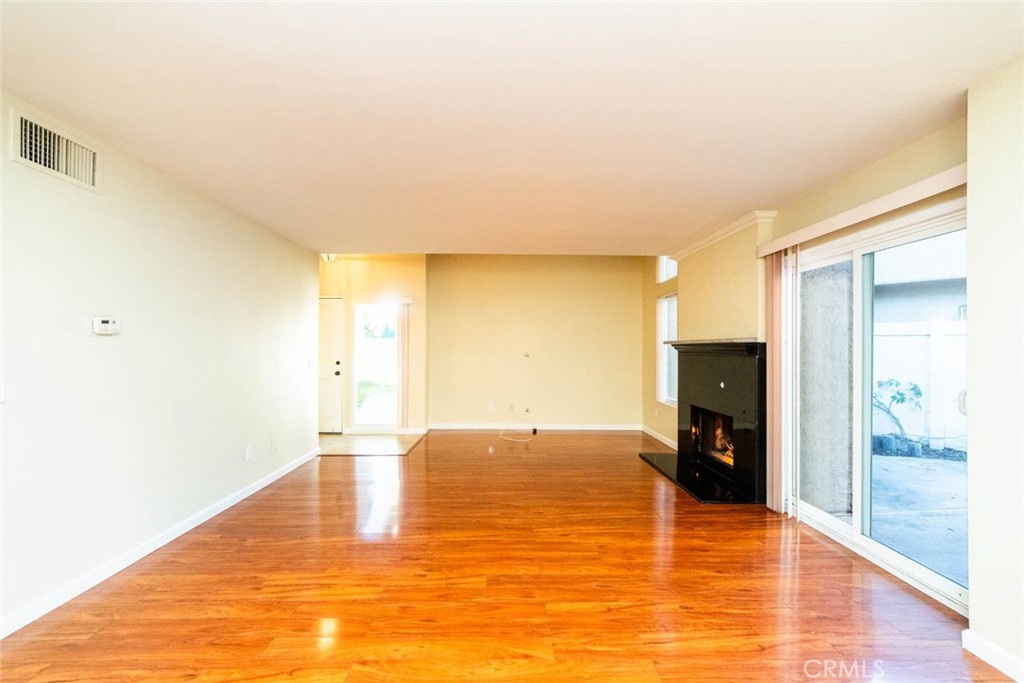 MLS #OC25272751 image #3