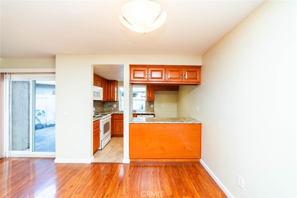 MLS #OC25272751 image #4