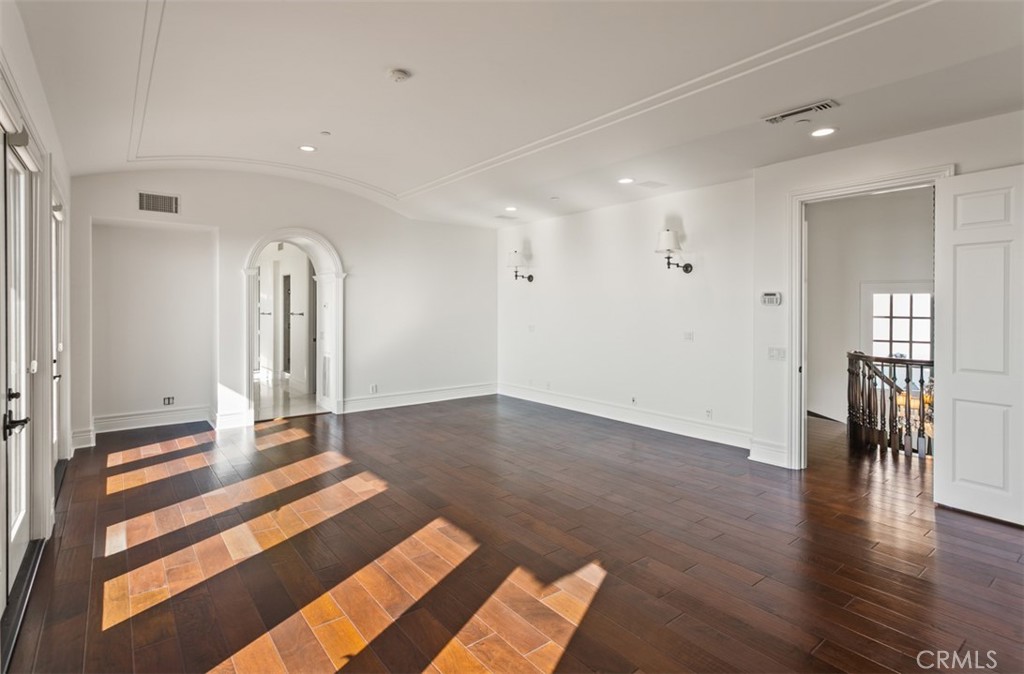 MLS #OC25272752 image #23