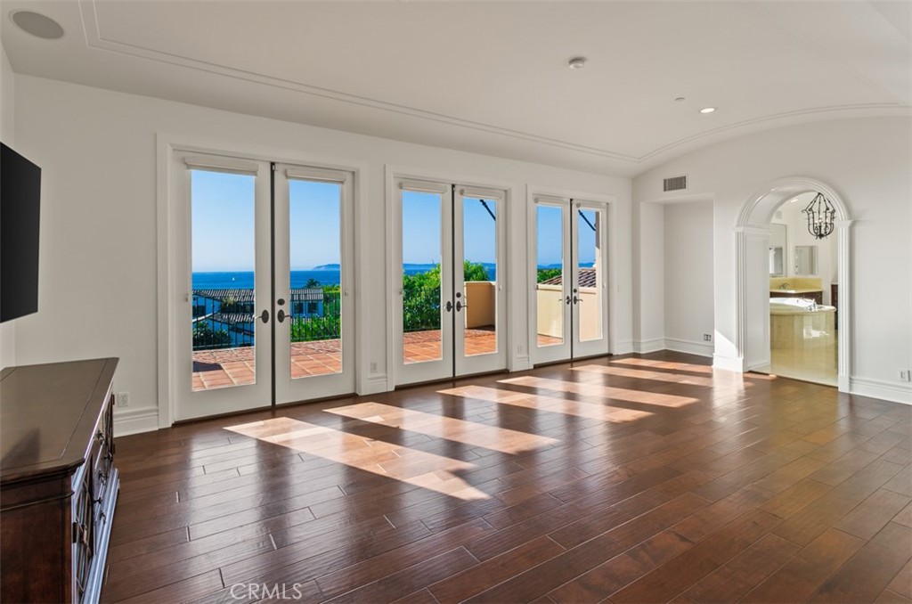 MLS #OC25272752 image #24