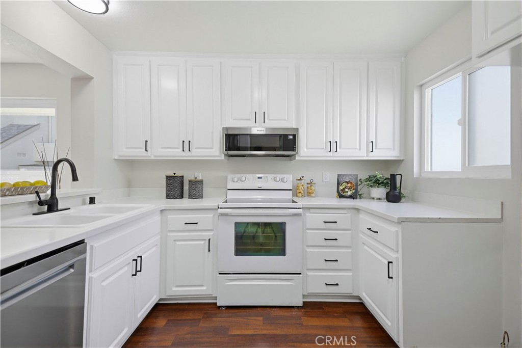 MLS #OC25272755 image #20