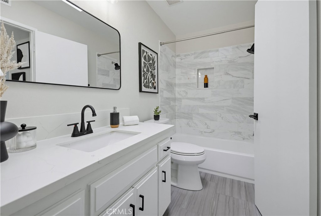 MLS #OC25272755 image #31