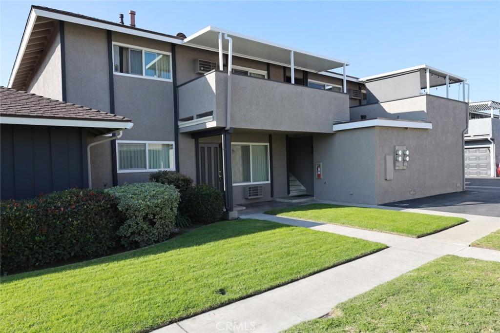 MLS #OC25272769 image #5