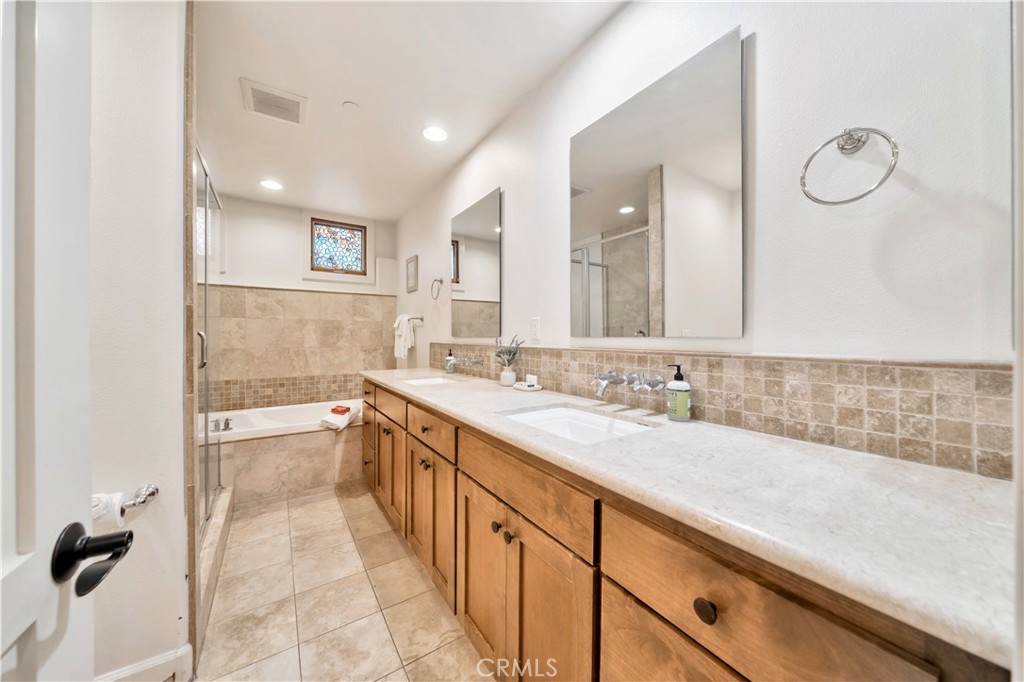 MLS #OC25272786 image #13