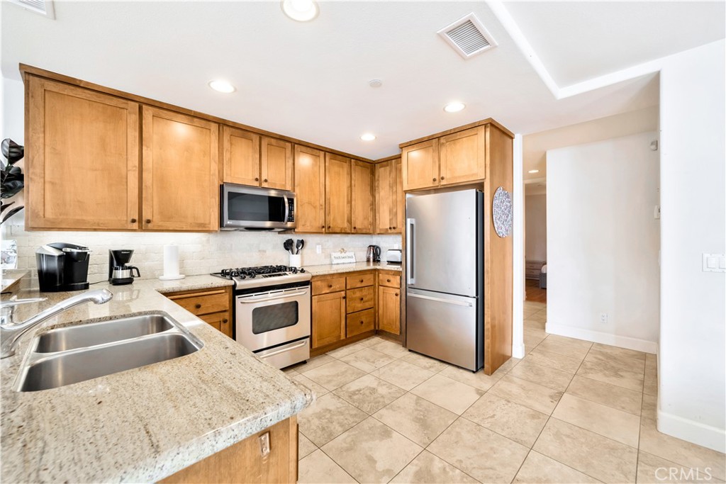 MLS #OC25272786 image #7