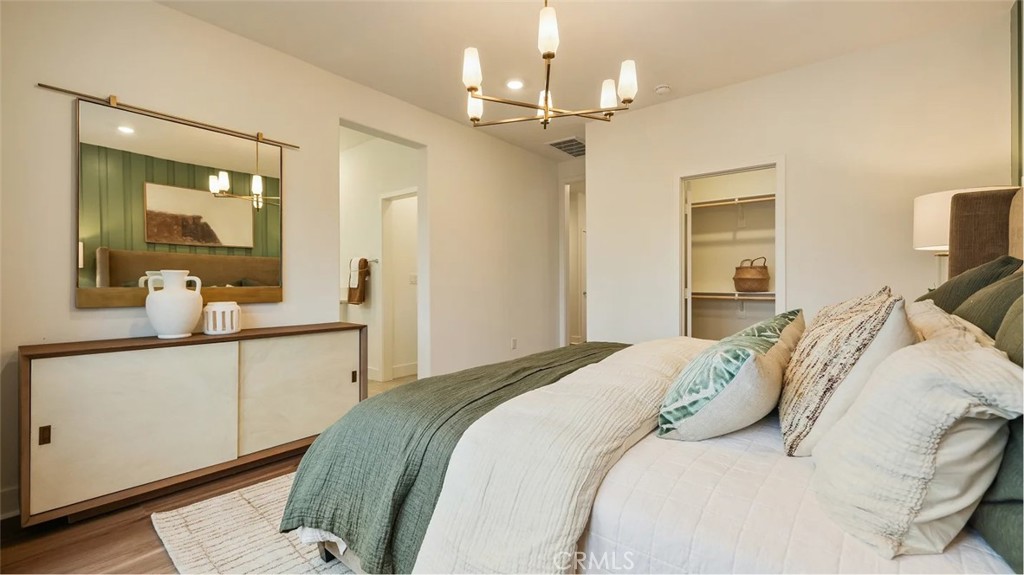 MLS #OC25272803 image #12