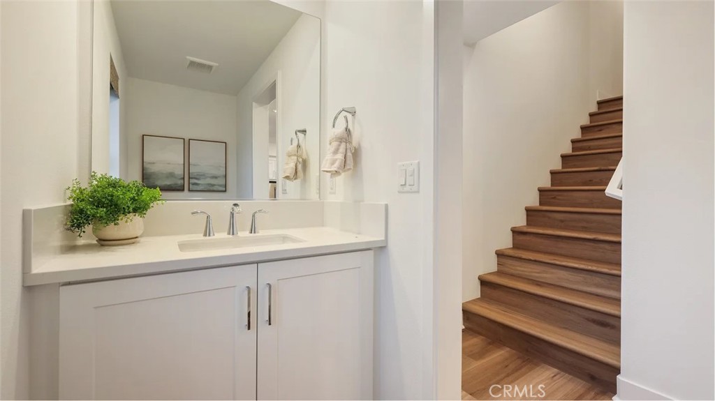 MLS #OC25272803 image #8