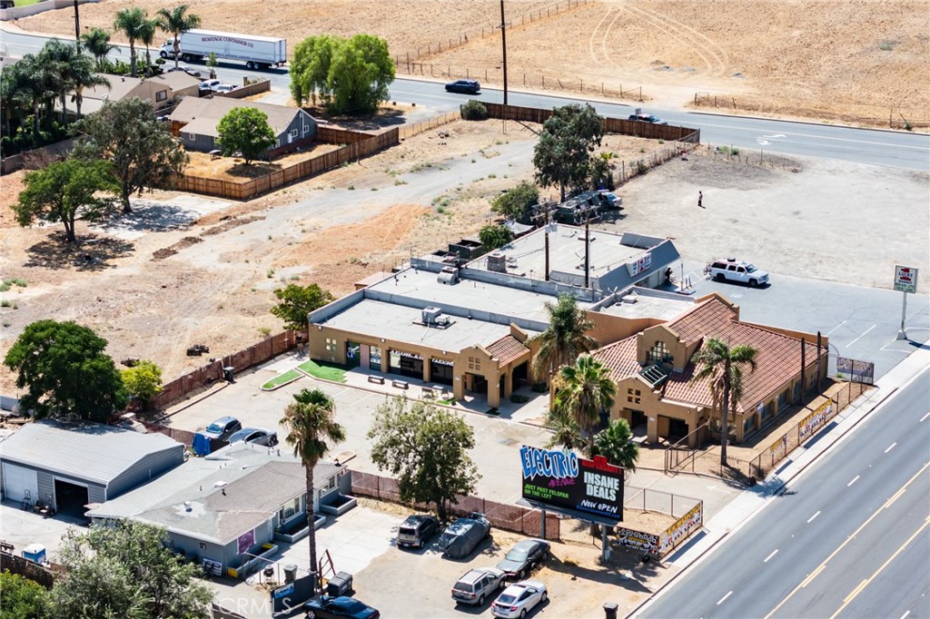 MLS #OC25272810 image #28