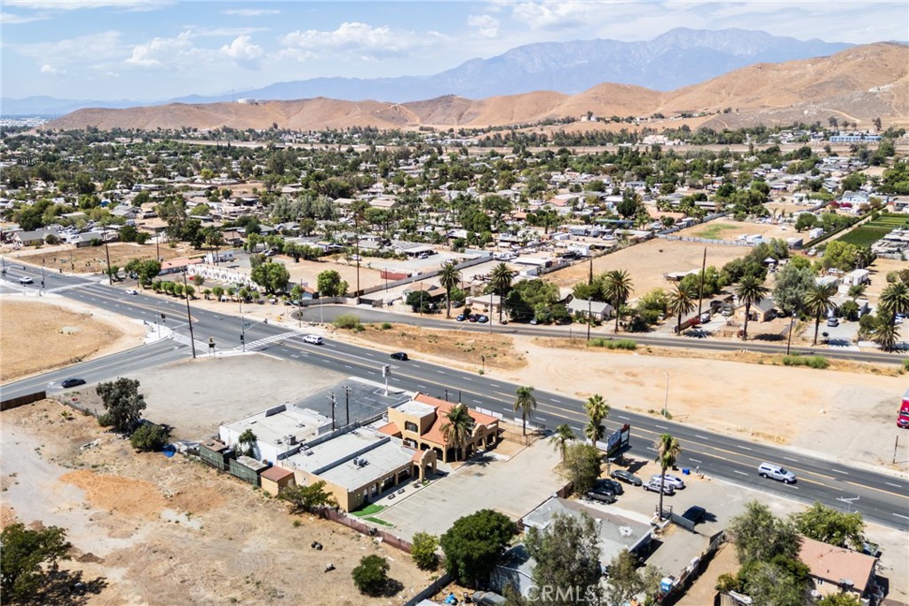 MLS #OC25272810 image #33