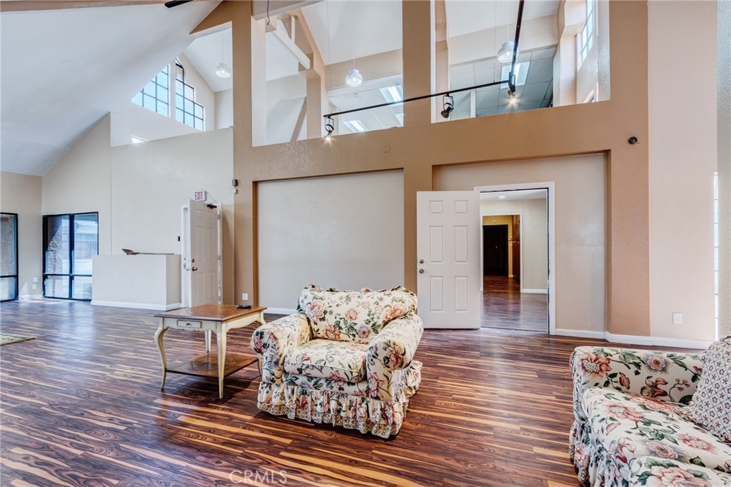 MLS #OC25272810 image #5