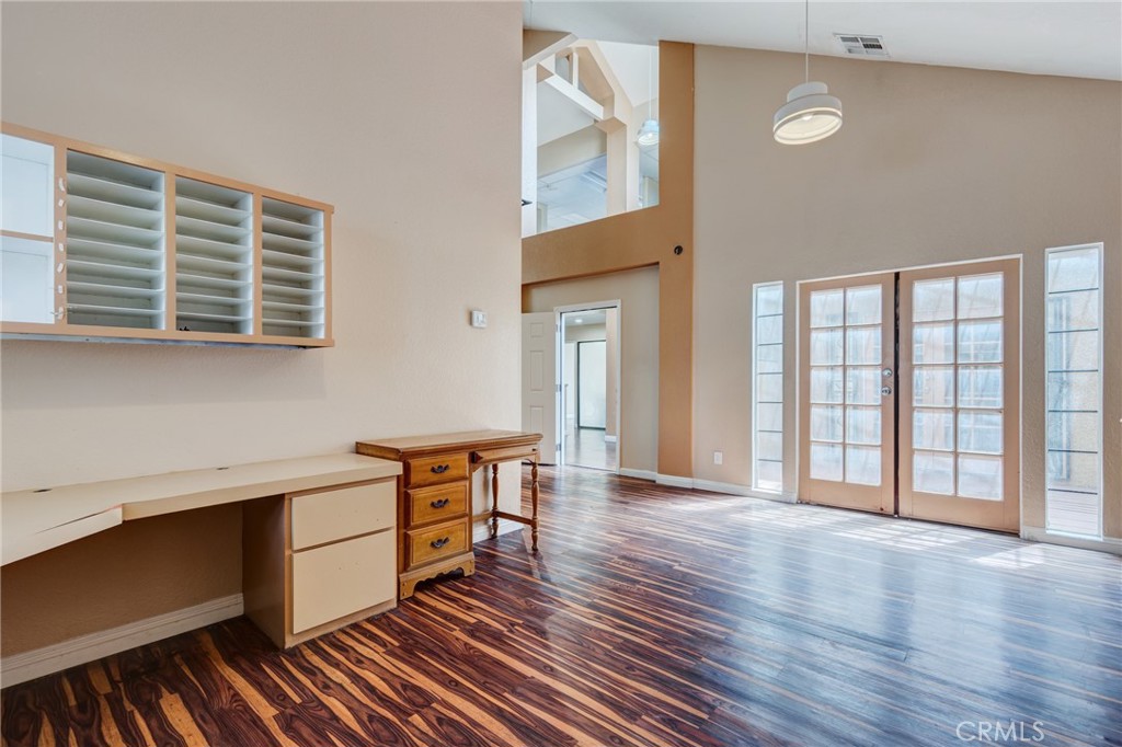 MLS #OC25272810 image #9