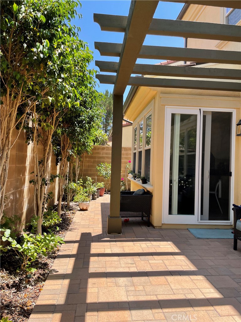 MLS #OC25272853 image #1