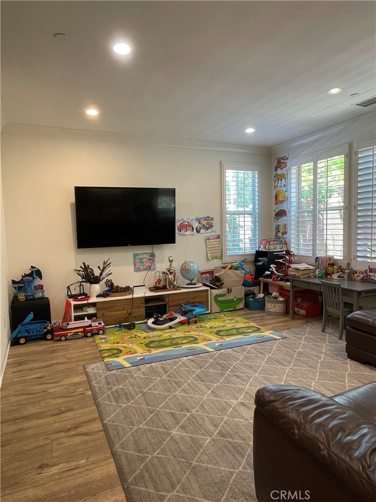 MLS #OC25272853 image #4