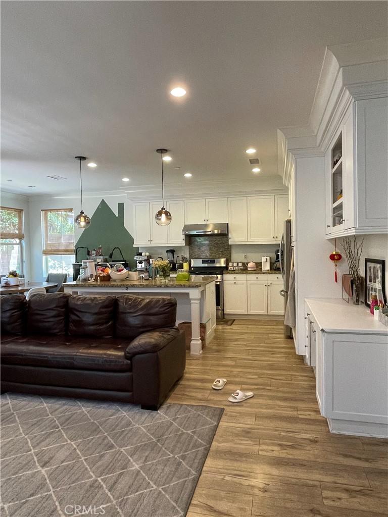 MLS #OC25272853 image #5