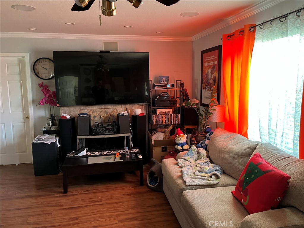 MLS #OC25272889 image #1