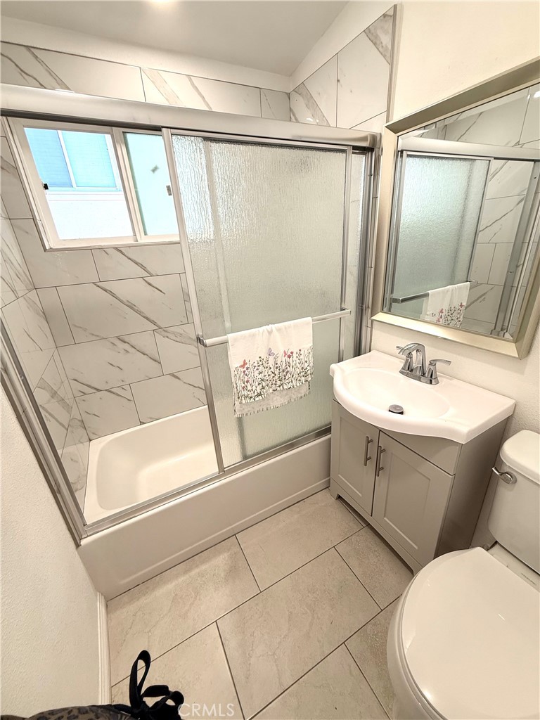 MLS #OC25272915 image #3