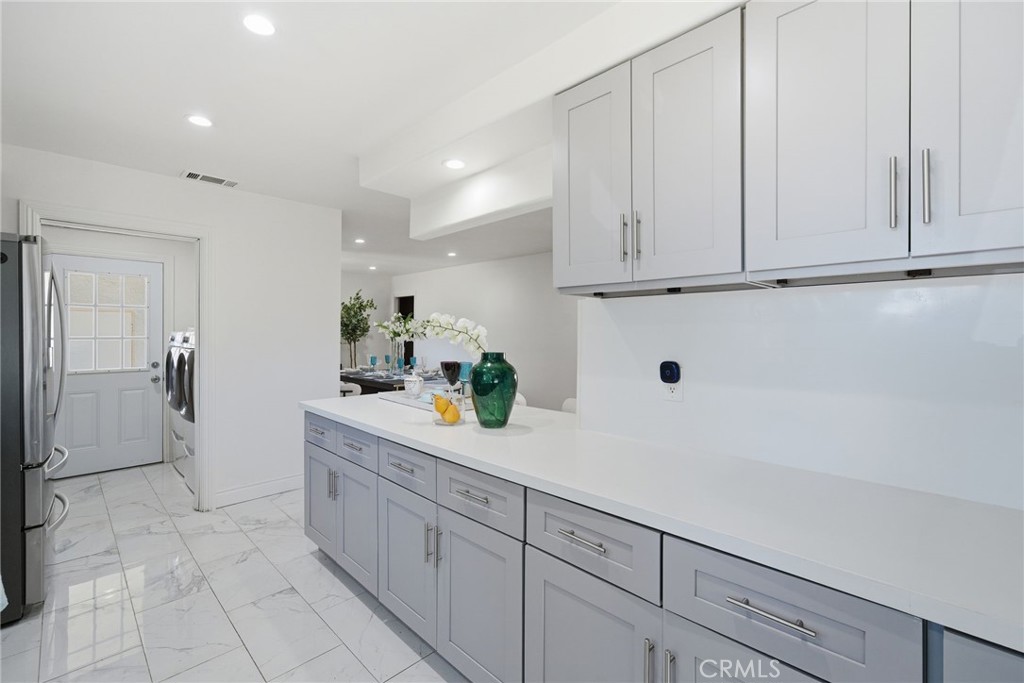 MLS #OC25272926 image #12