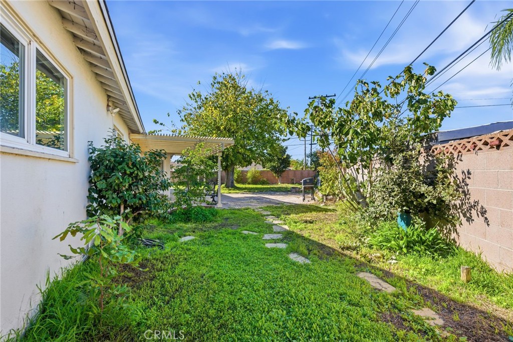 MLS #OC25272926 image #27