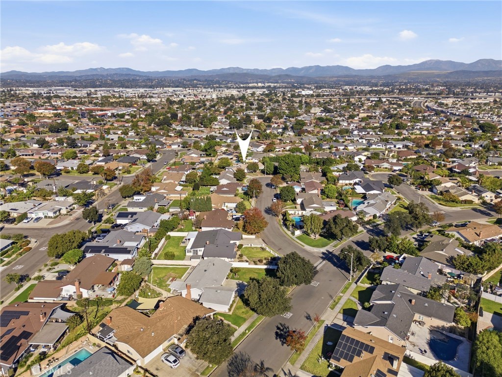 MLS #OC25272926 image #33