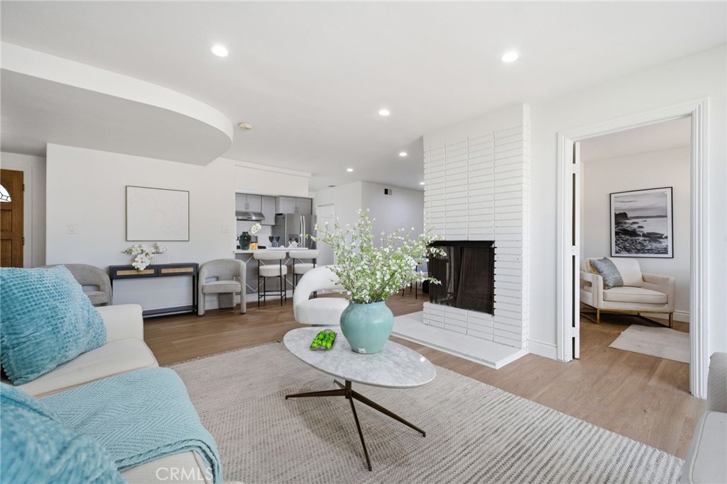 MLS #OC25272926 image #5