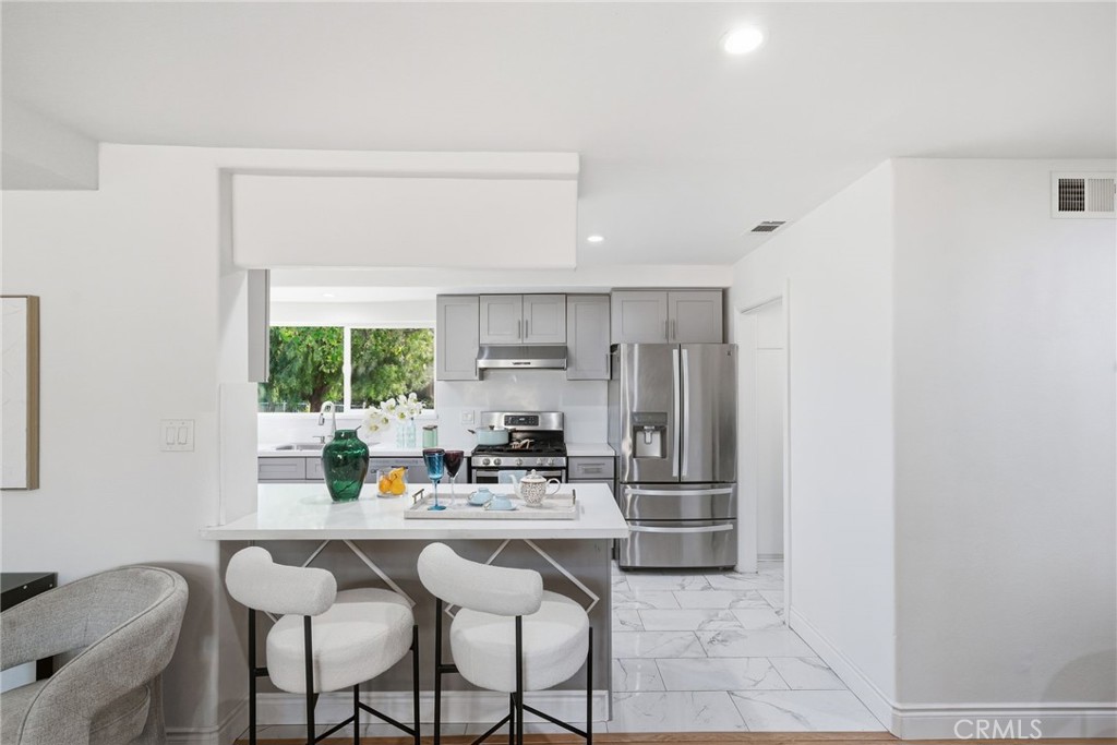 MLS #OC25272926 image #8