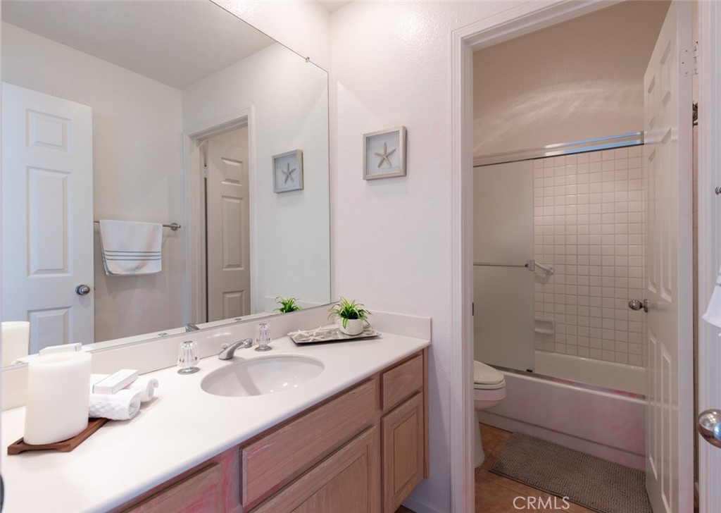 MLS #OC25272939 image #24