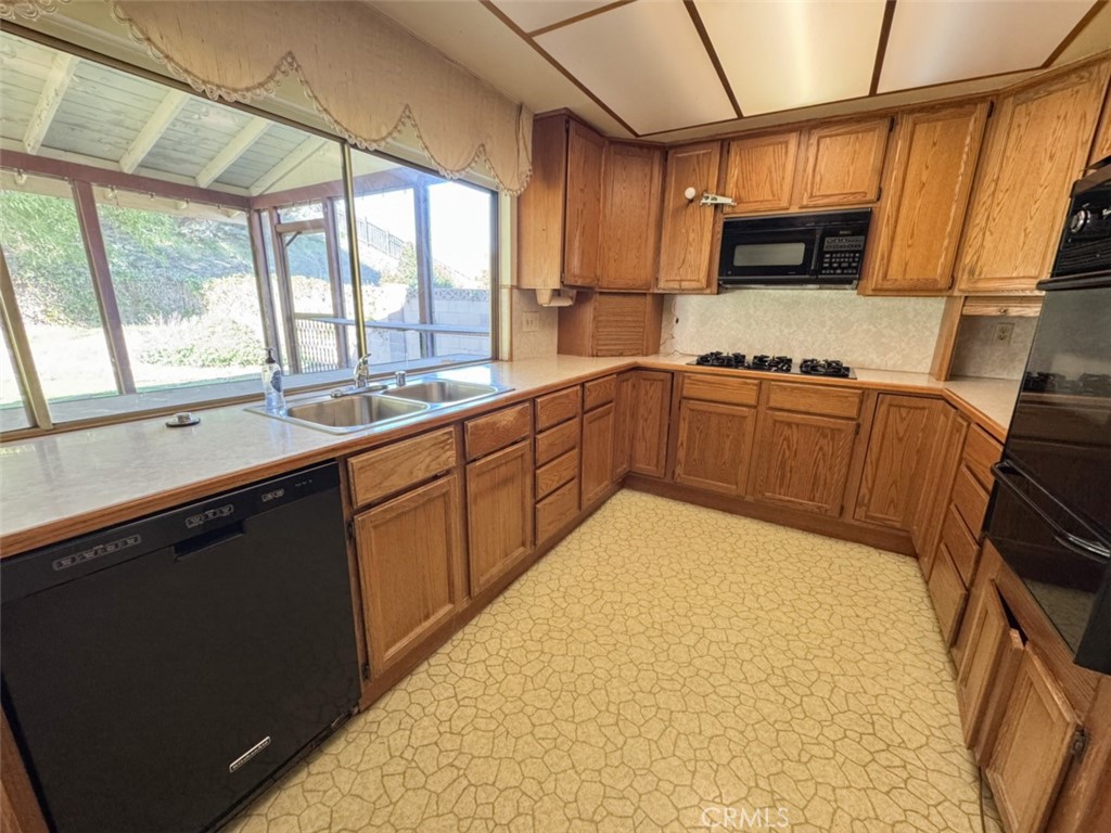 MLS #OC25272959 image #5