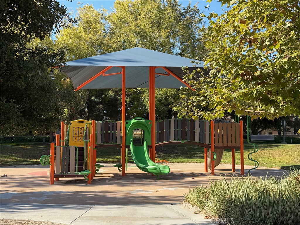 MLS #OC25272988 image #21