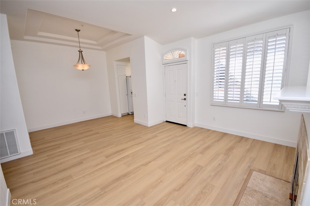 MLS #OC25272988 image #3