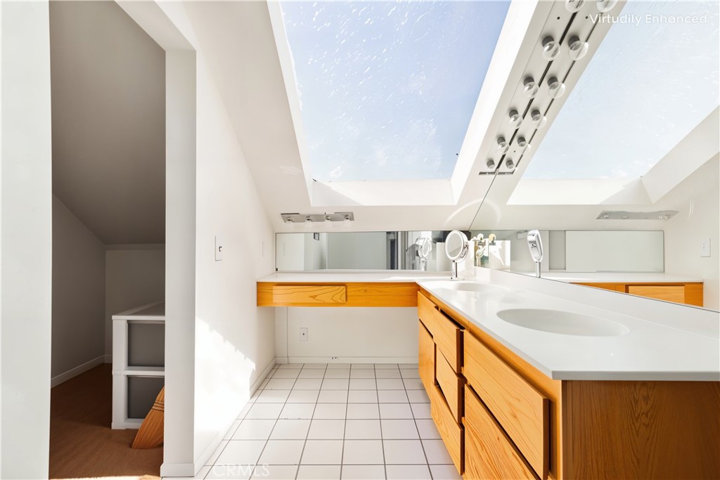 MLS #OC25272993 image #16